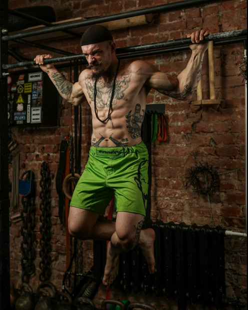 [Виктор Блуд] Турник и брусья 2.0 (2023)