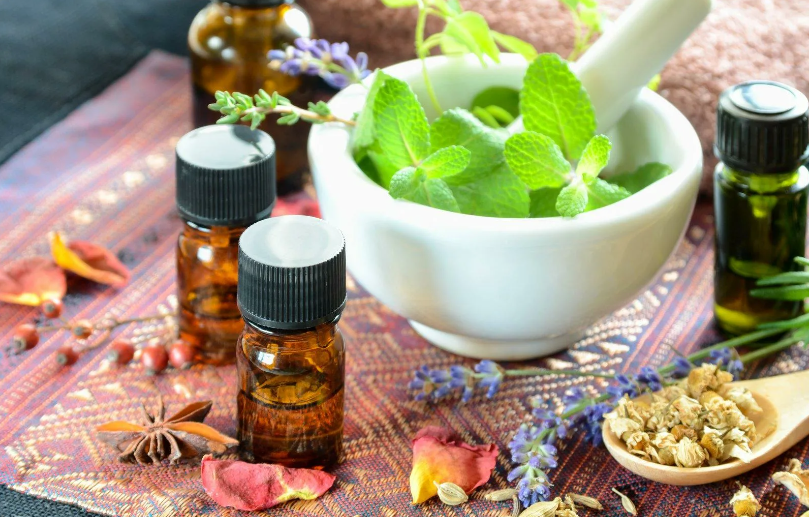 [AHAM] Мальте Хоццель ― Эфирные масла и принципы блендинга (2024)