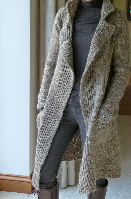 [Вяжи.ру] Regina Moessmer - Твидовое пальто регланом сверху (2023)